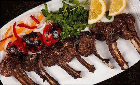 کباب راسته گوسفندی با پلو زعفرانی
